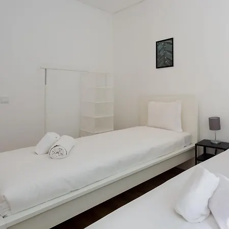 Appartamento Bright & Comfy In By Lovelystay *